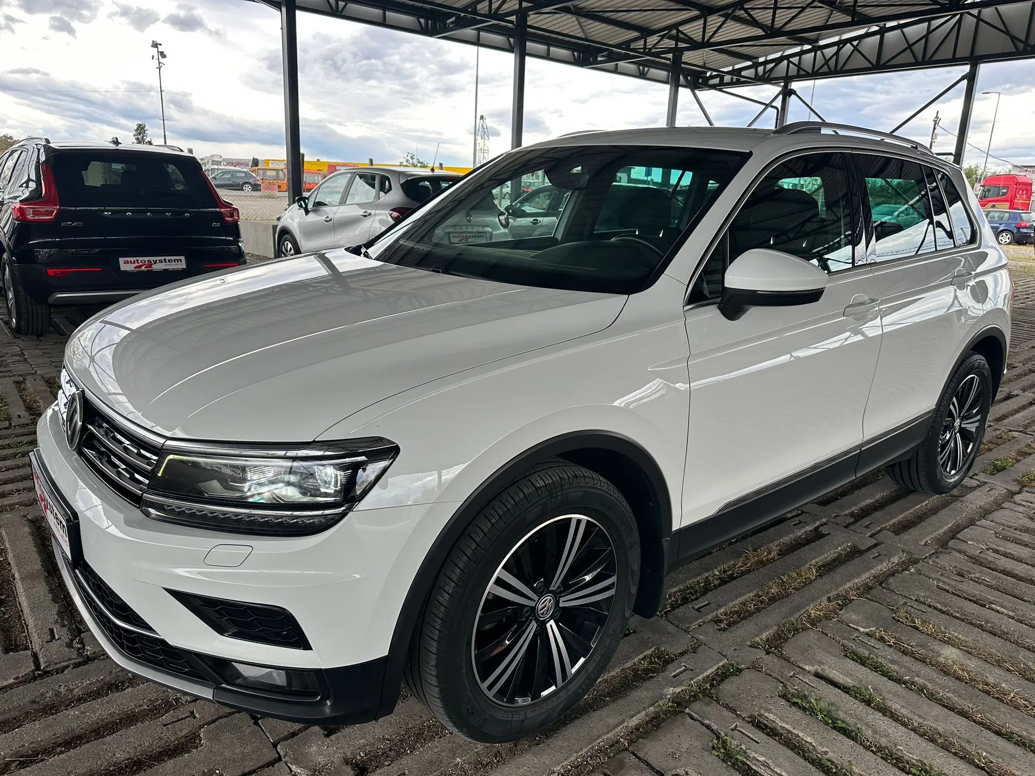 Volkswagen Tiguan 2.0 TDI Xline Image 1