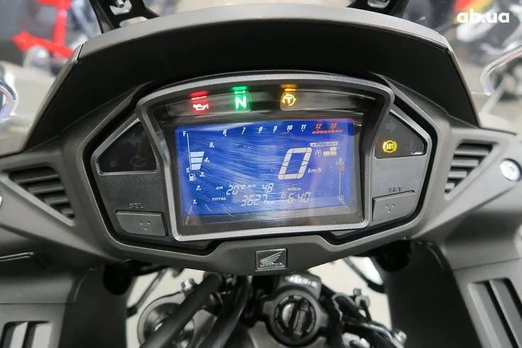 Honda VFR Image 3